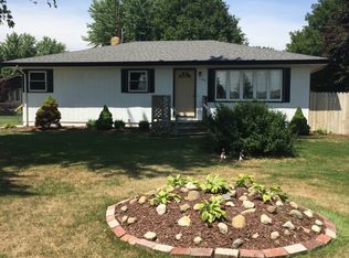 1431 Brentwood Dr, Saint Joseph, MI 49085