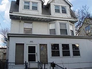 2nd image of 818-820 S 12th St
