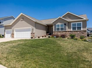 2411 Hallbrook St SW, Cedar Rapids, IA 52404