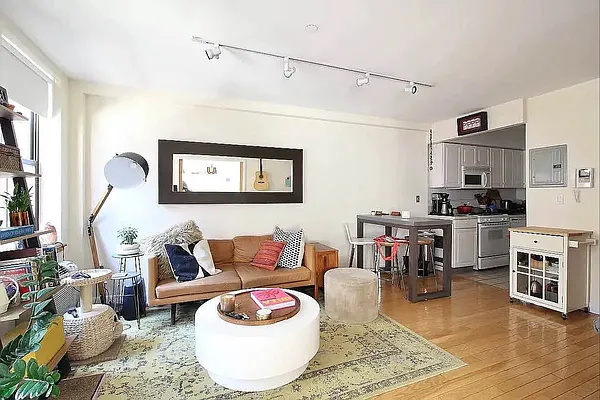 Living room, photo 2