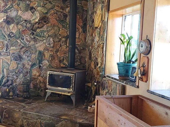 4th image of 95812 Hillside Dr