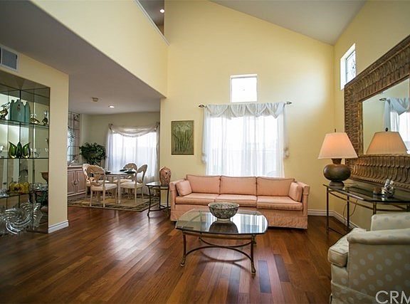4th image of 7 Kaitlyn Ct