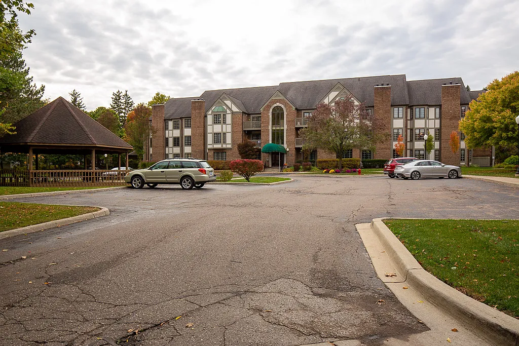 2 bed, 1650 sqft, $2,600 — Photo 2