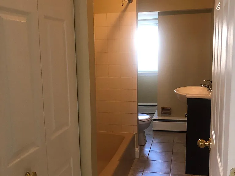 2278 Williams Ave #6 — Photo 15