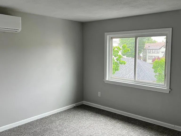 15 Barrows St #B — Photo 8