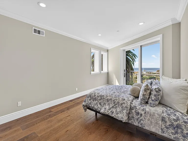 405 Blumont St — Photo 34
