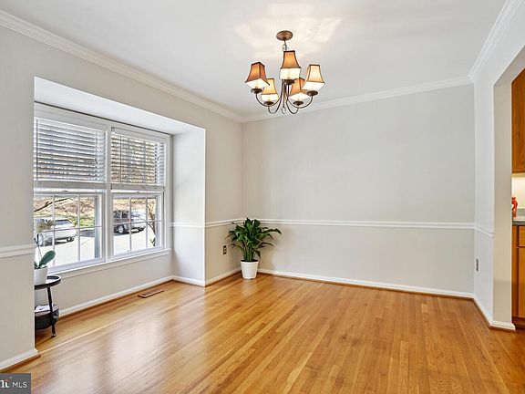 3rd image of 5904 Langton Dr