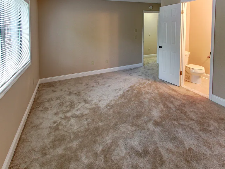 Hollandale Apartments — Photo 59