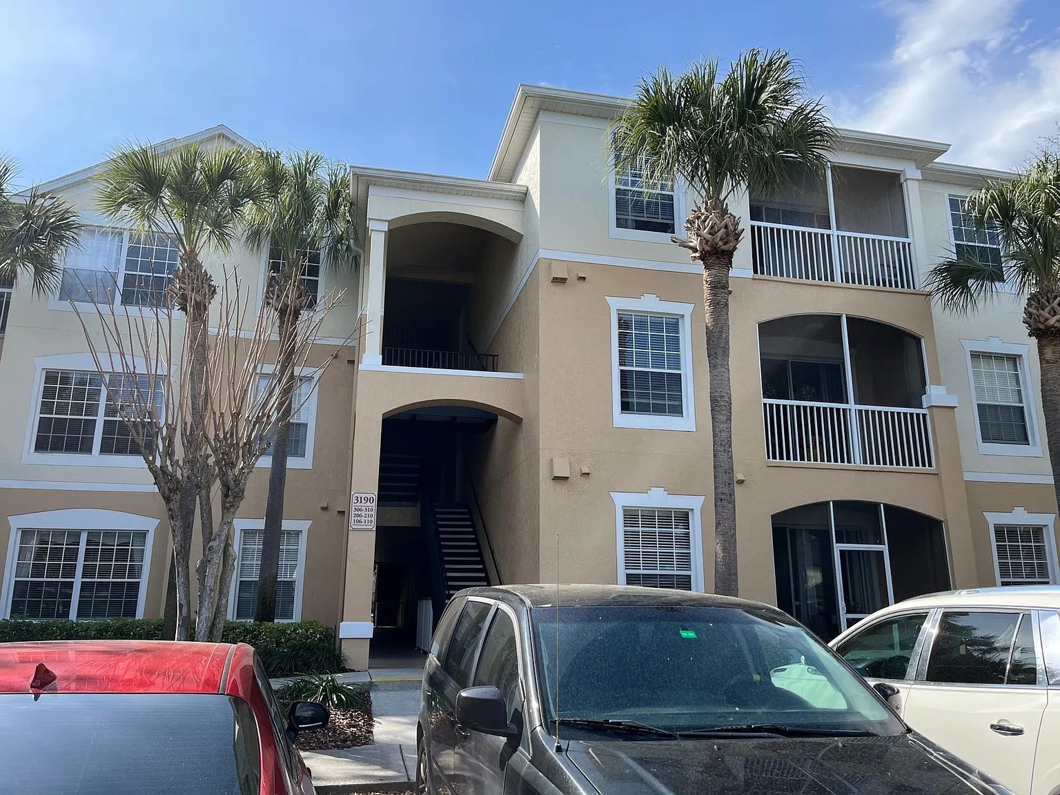 3 bed, 1206 sqft, $1,800 — Photo 1