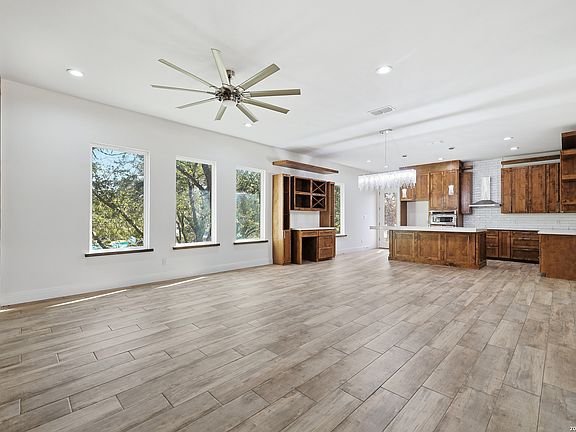 5th image of 19402 Easy Oak