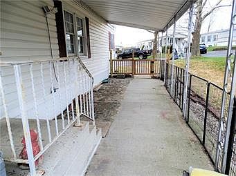 3rd image of 17 Hickory Hills Dr