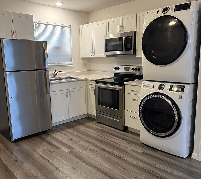 1st image of 208 John St Unit B
