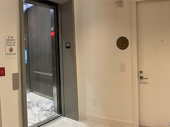 4th image of 650 NE 32nd St Unit 1704