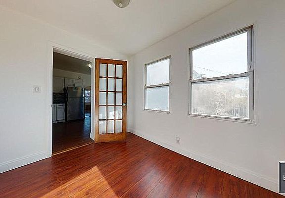 4th image of 45-46 50th St #3