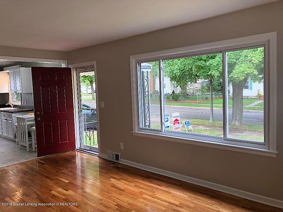 2nd image of 1907 Loraine Ave