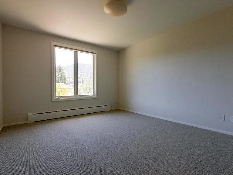 44 Bayview Ave — Photo 26