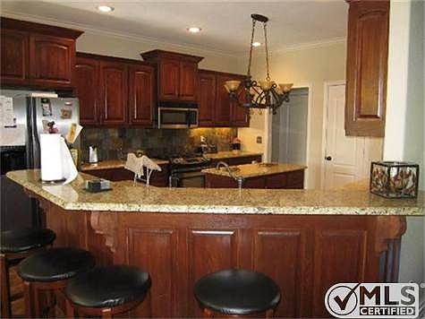 4th image of 8065 Cottonwood Dr