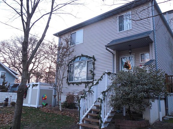 3rd image of 15 Forest Ln