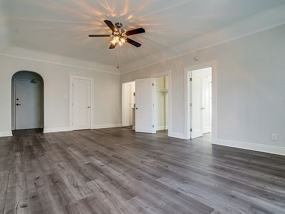 5th image of 500 S Westmoreland Ave #3402894