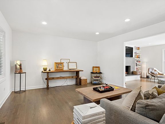 4th image of 7553 Ridgewood Ln