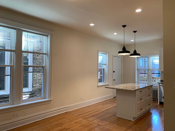 5th image of 1043 W Barry Ave #3