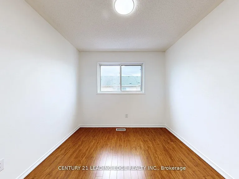 38 Rumi Cres — Photo 25
