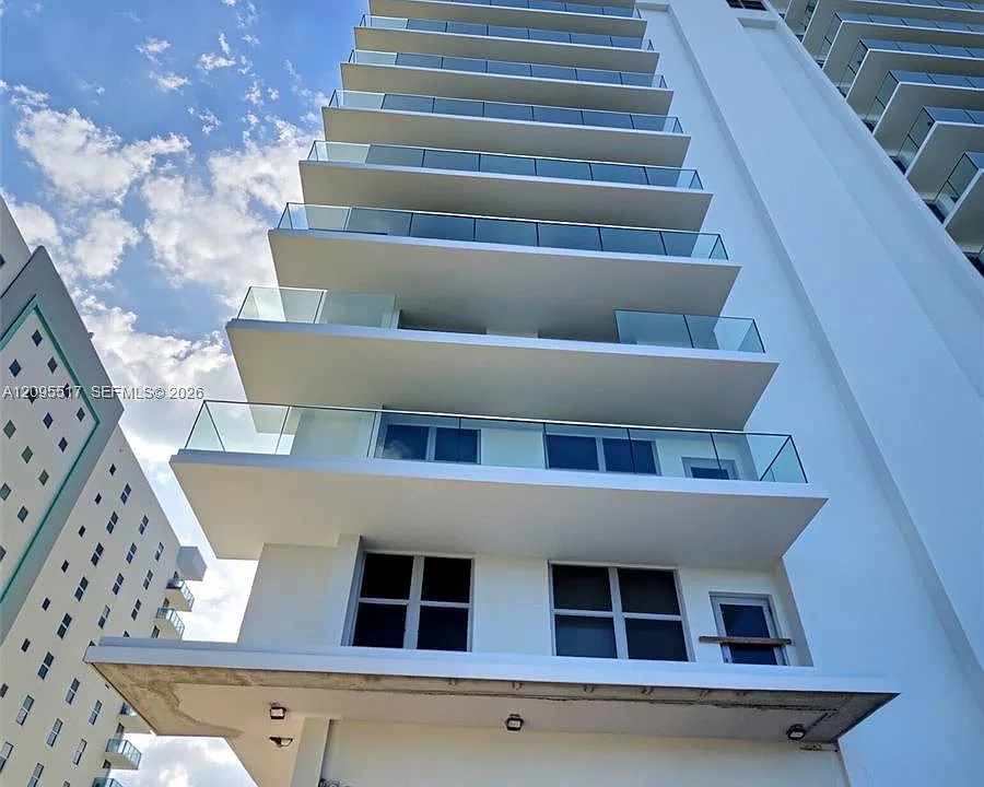 9225 Collins Ave #1109
