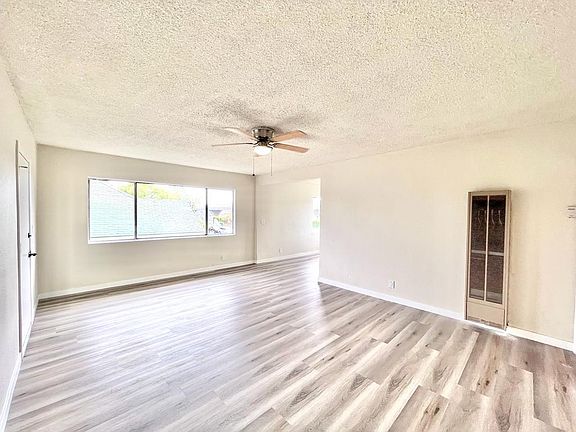 4th image of 4238 S Grand Ave #4