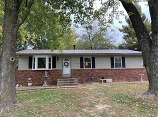 401 S County Line Rd, Windsor, MO 65360