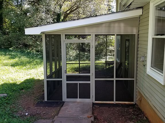 2nd image of 622 Brighton Dr