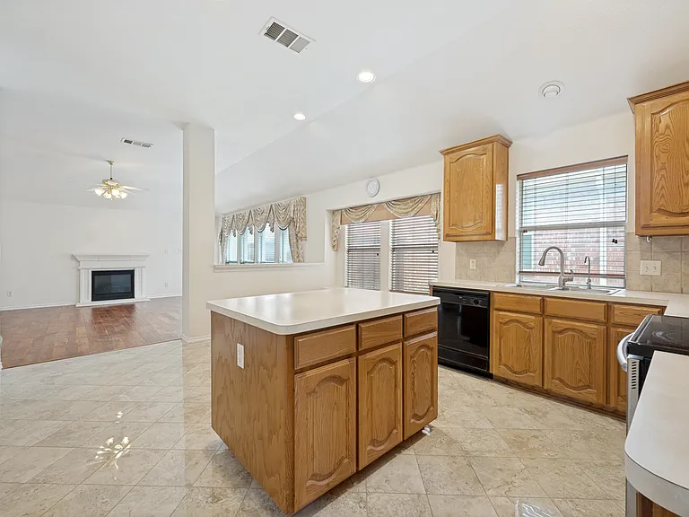 8809 Sunset Trace Dr — Photo 6