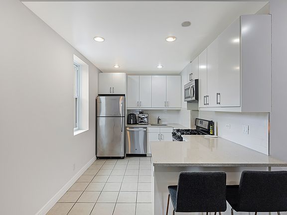 2nd image of 89 Wyckoff St APT 4B