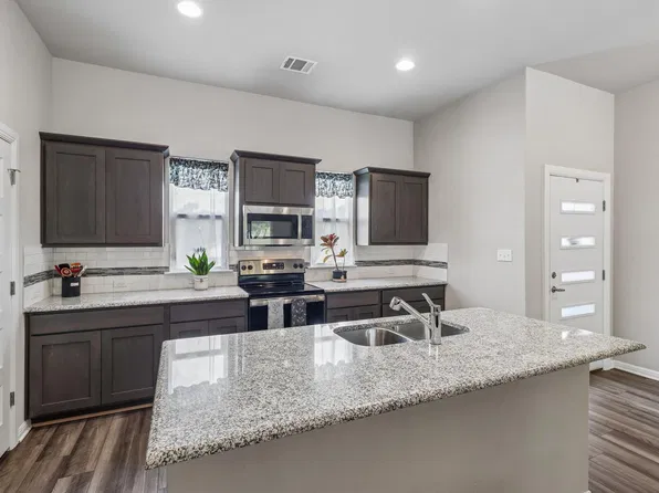 2701 Warren Cv, Lago Vista, TX 78645