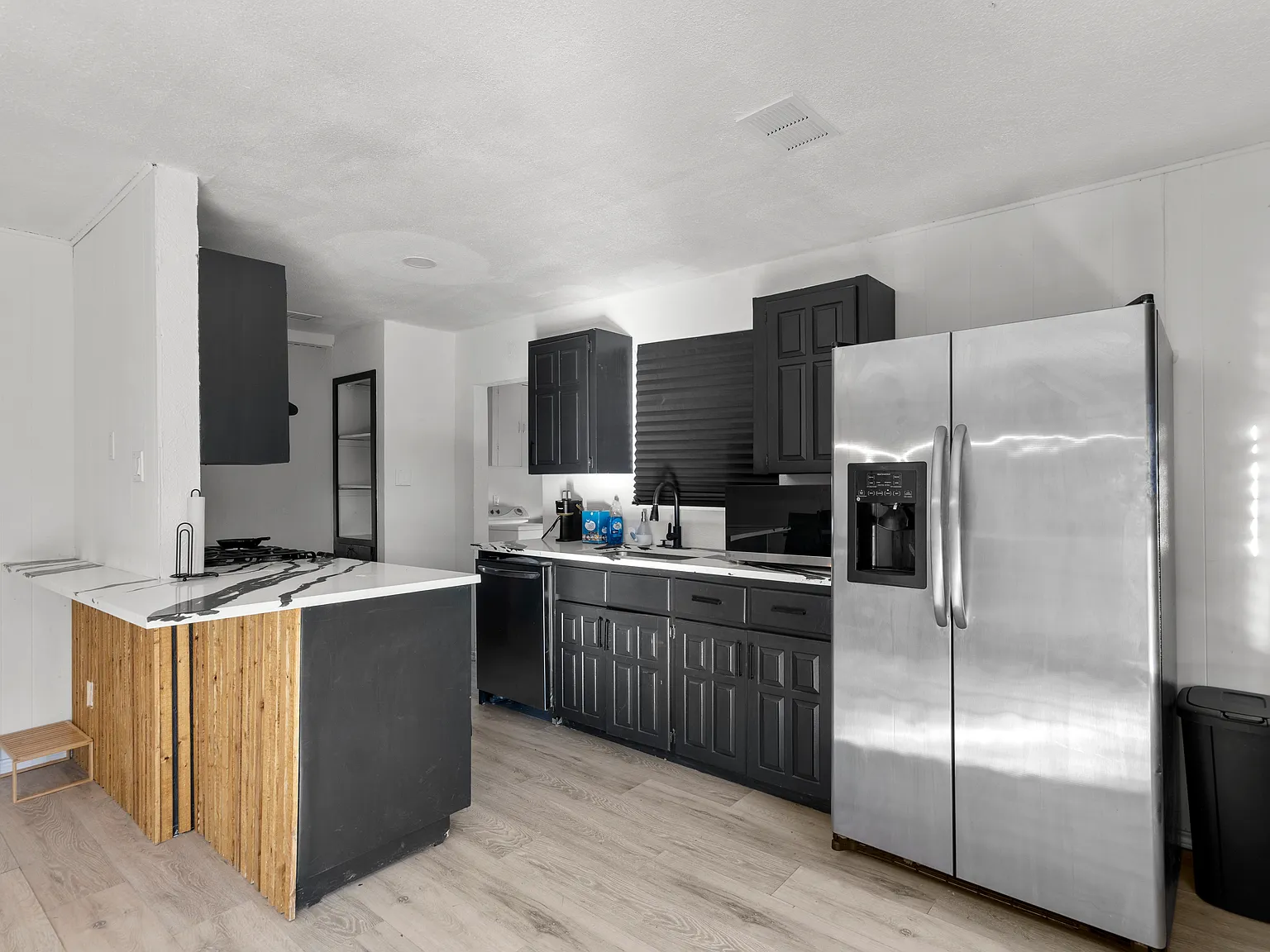 4 bed, 1584 sqft, $3,000 — Photo 3