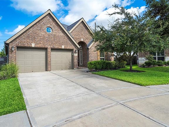 2nd image of 85 Ivy Croft Court