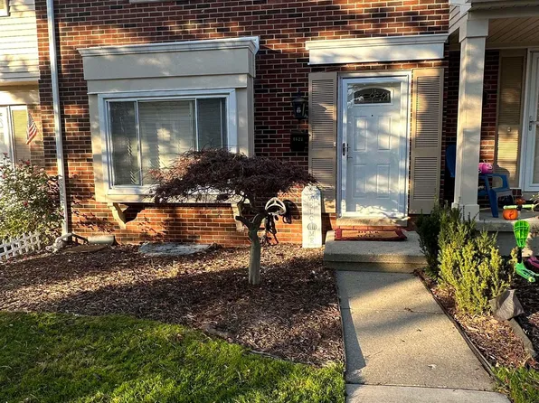 1622 Brentwood Dr #544, Troy, MI 48098