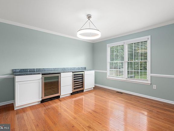 5th image of 9903 Woodburn Ct