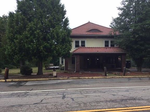 3rd image of 785 Greenville Ave