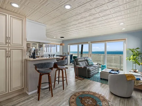 30A Surfside Ave, Seal Beach, CA 90743