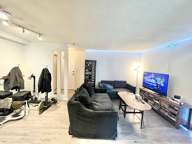 633 Bay St #1121 — Photo 5