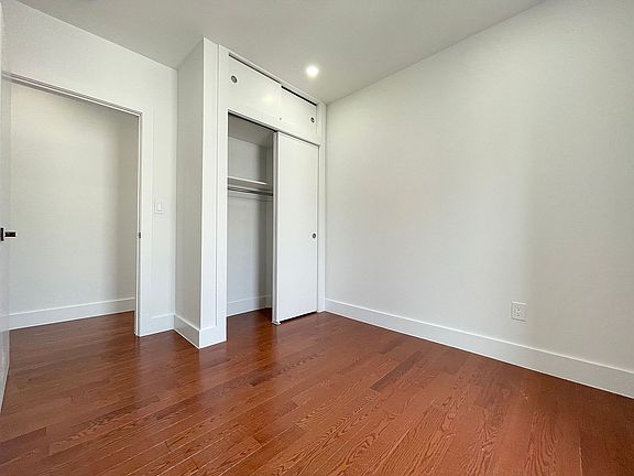 4th image of 214 1st Ave #29