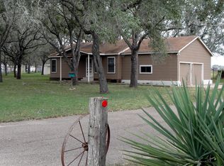 1426 Sugarek Rd, Beeville, TX 78102