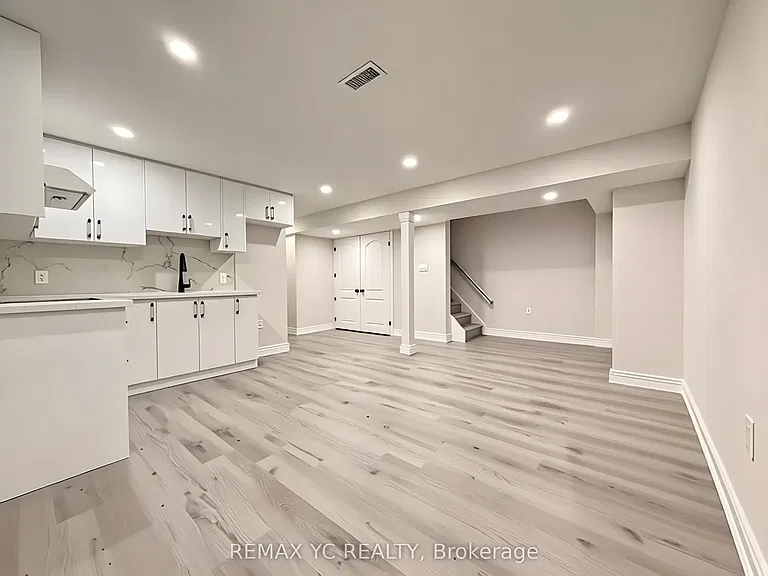 402 Handley Cres #BASEMENT — Photo 3