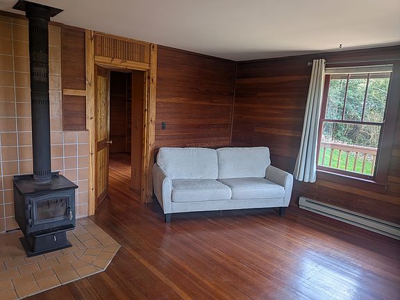 4th image of 1030 Fairmount Rd