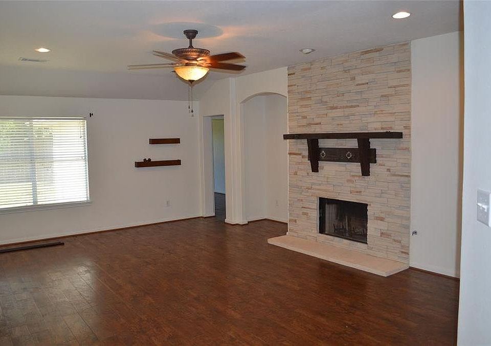 1st image of 14615 Bladenboro Dr