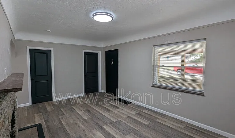 998 Clifton Rd — Photo 9