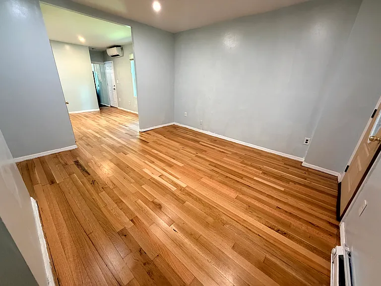 1601 Sexton St — Photo 5