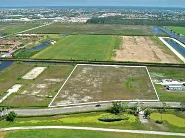 15506 Estancia Ln, Wellington, FL 33414