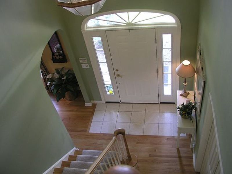 2nd image of 610 VANDERLYN Lane