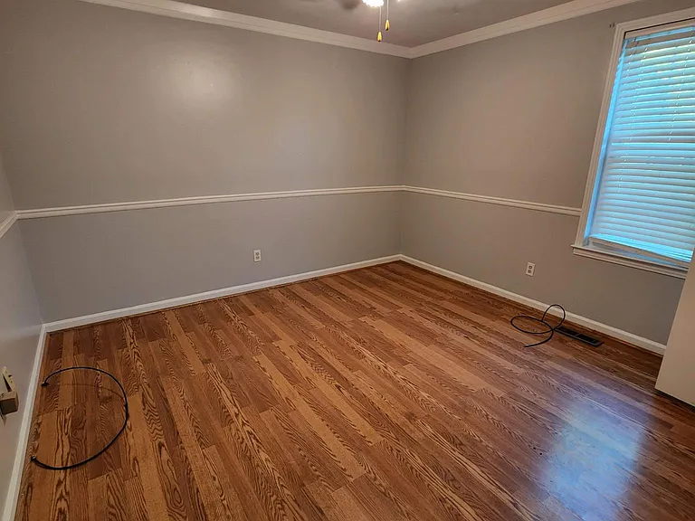 1129 S Maple St — Photo 10